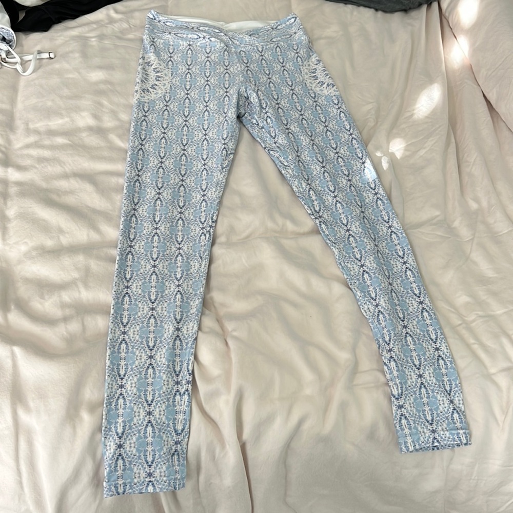 Wolven Aquarius Ruched Crossover Legging gently used